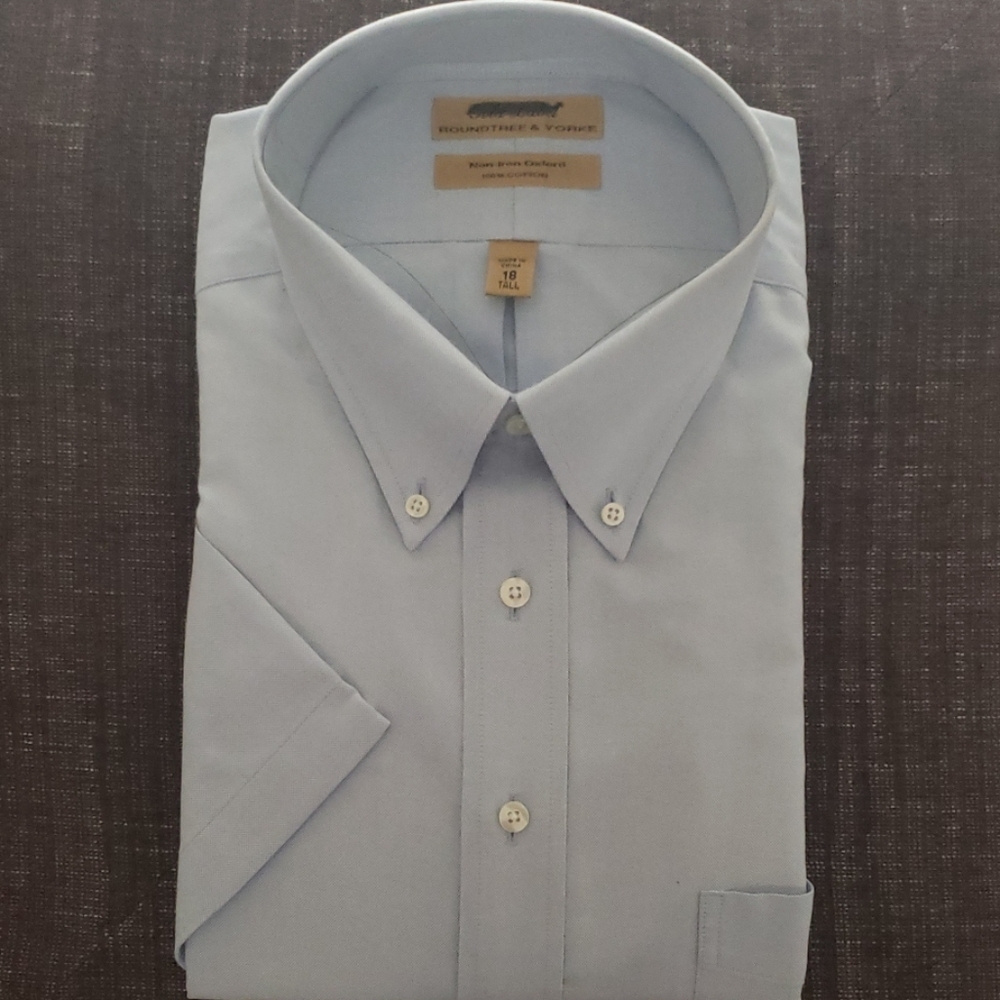Short sleeve dress shirt
